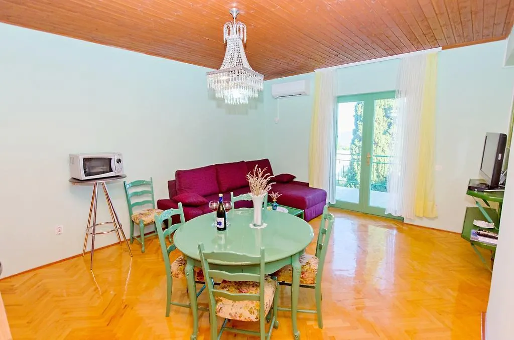 Apartments Mladenka Trogir