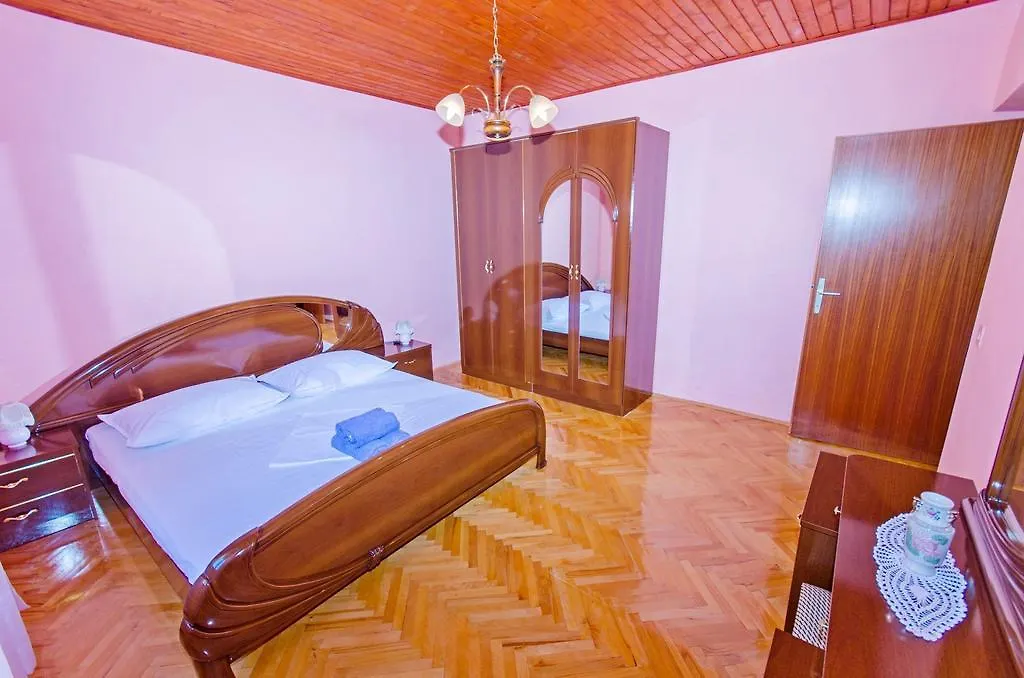 Apartments Mladenka Trogir Croatia